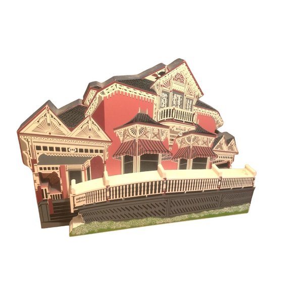 Shelia's ROSALIE HOUSE Eureka Springs Arkansas Wood Ledge Shelf Sitter collectib - Picture 1 of 7